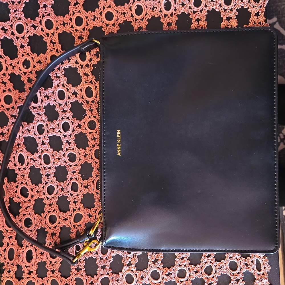 ANNE KLEIN  Wrist Convertible Wallet/ Purse NWOT